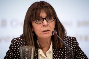 Graikijos parlamentas išrinko pirmąją moterį prezidentę