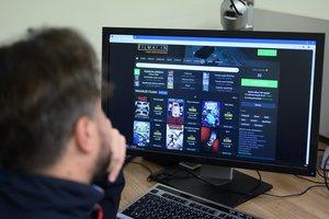 Dar vienas bandymas pažaboti filmai.in – „Payseros“ reiklauja stabdyti paslaugas