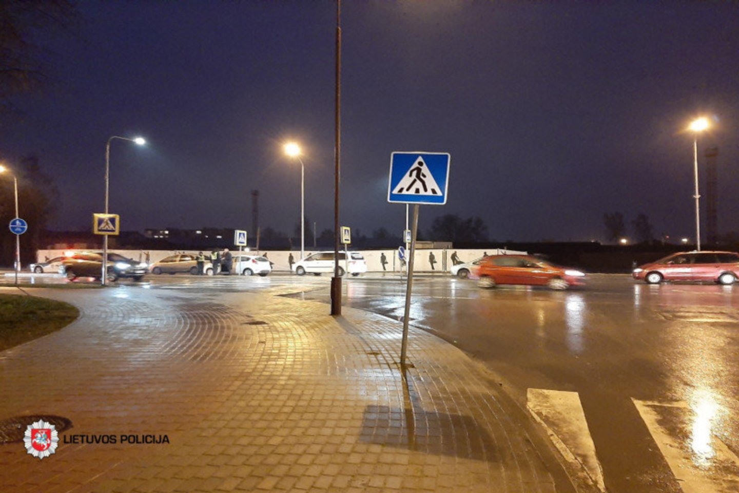 Praėjusios paros avarijose žuvo žmogus, dar 11 buvo sužalota.