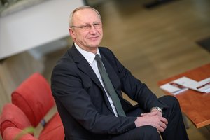 Galvoji apie profesiją? Visų pirma galvok apie save!