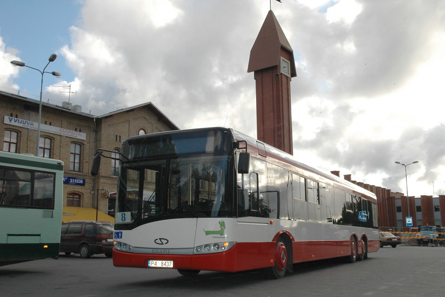 Sausio 21 dieną tauragiškiams pristatytas naujausios kartos elektrinis autobusas, pagamintas Lenkijoje.<br>B.Beinoravičiaus nuotr.