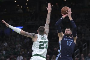 Komandos lyderiu buvęs J. Valančiūnas tapo menka paguoda: „Grizzlies“ neišvengė gėdos Bostone