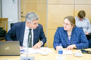 Valstiečių frakciją palikęs V. Poderys atskleidė, apie ką kalbėjo su R. Karbauskiu