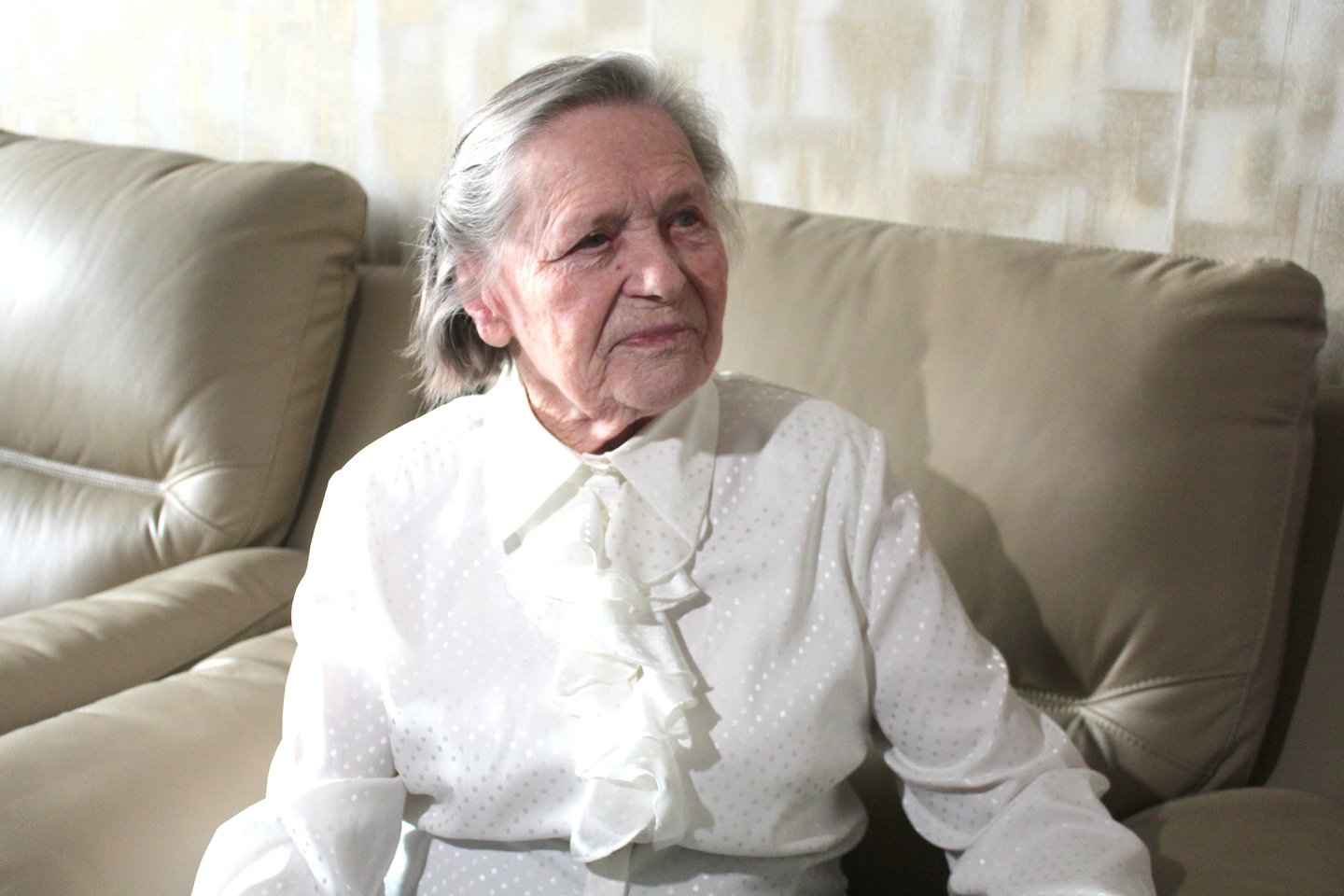  Šimto metų jubiliejų švenčianti S.Jankauskienė sveikata nesiskundžia ir prasmingai leidžia laiką.<br> R.Vitkaus nuotr.