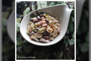 Mišrainė su pupelėmis ir kumpiu: tikrai skani ir soti