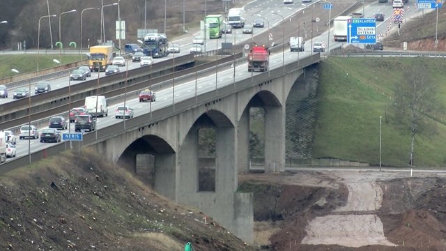 Kaune pradėta tilto per Nerį statyba