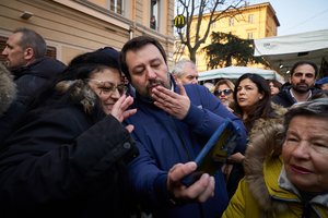 Chaosas Italijos politikoje: šalies nacionalistai pasiruošę šturmuoti priešiškai nusiteikusius regionus