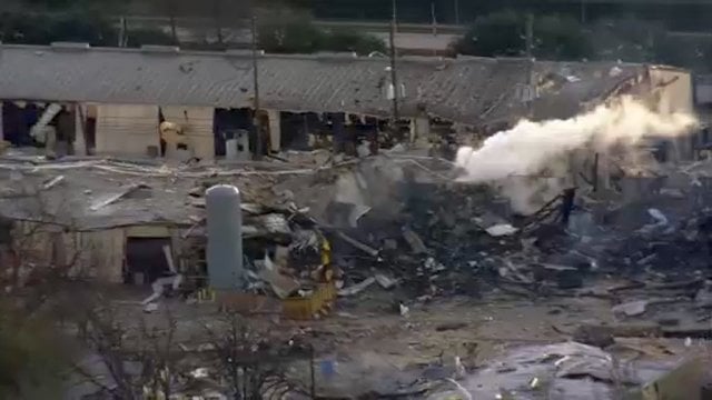 Galingas sprogimas Hjustone nušlavė pastatą ir užmušė du žmones