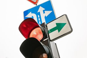 Žaliųjų rodyklių grąžinimo detektyvas tęsiasi, o savivaldybės niršta