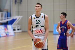 Lietuvos vaikinų rinktinė lengvai susitvarkė su Latvijos krepšininkais