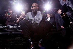 Pasaulis gedi žuvusio NBA legendos K. Bryanto: „To negali būti“