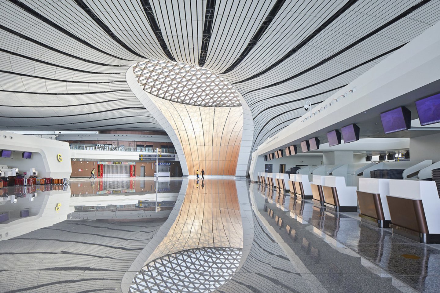 Oro uostas Kinijoje „Beijing Daxing International Airport“ / architektų biuras „Zaha Hadid Architects“. <br>Hufton+Crow / archdaily.com nuotr.