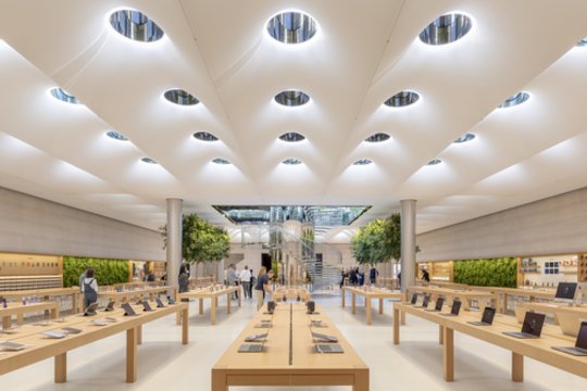 Parduotuvė Niujorke „Apple Store Fifth Avenue“ / architektų biuras „Foster + Partners“.<br>Aaron Hargreaves / archdaily.com nuotr.