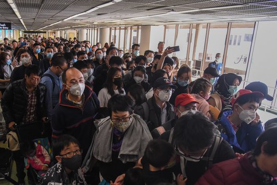 Kinija patvirtino 2,7 tūkst. užsikrėtimo naujuoju virusu atvejų, 40 atvejų – kitose šalyse