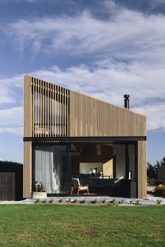 Namas N. Zelandijoje „River Retreat House“ / architektai „Edwards White Architects“.<br>Simon Wilson / archdaily.com nuotr.