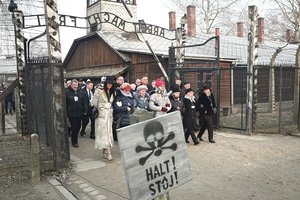 Prie Holokausto aukų kapų – perspėjimai: „Vieną dieną pabusime ir jau bus per vėlu“