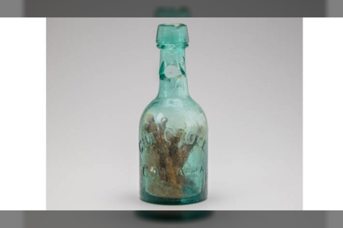  Artefaktas iš tikrųjų gali būti „raganos butelis“ – vienas iš nedaugelio, rastų JAV.<br>  Viljamo ir Marijos koledžo nuotr.