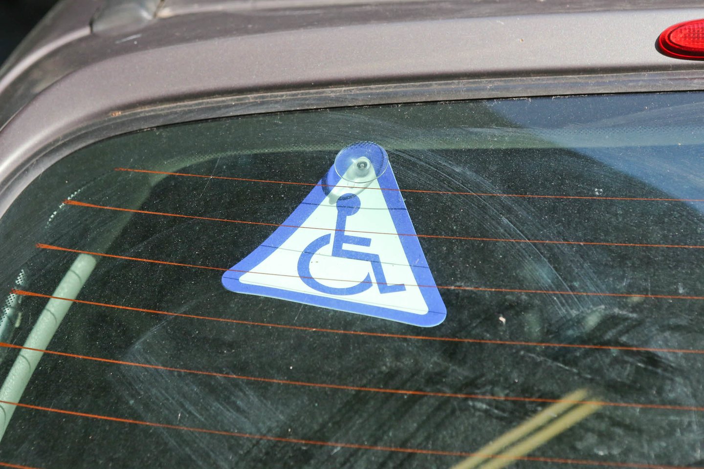   Siūloma neįgaliesiems ar turintiems neįgalių vaikų asmenims dvigubai didinti kompensacijas, skirtas lengvojo automobilio įsigijimui ar pritaikymui. <br>G.Bitvinsko nuotr.