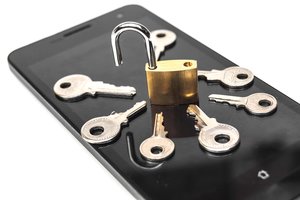 Nuo slaptažodžio iki kompiuterio kameros lipduko: kaip apsaugoti savo duomenis?