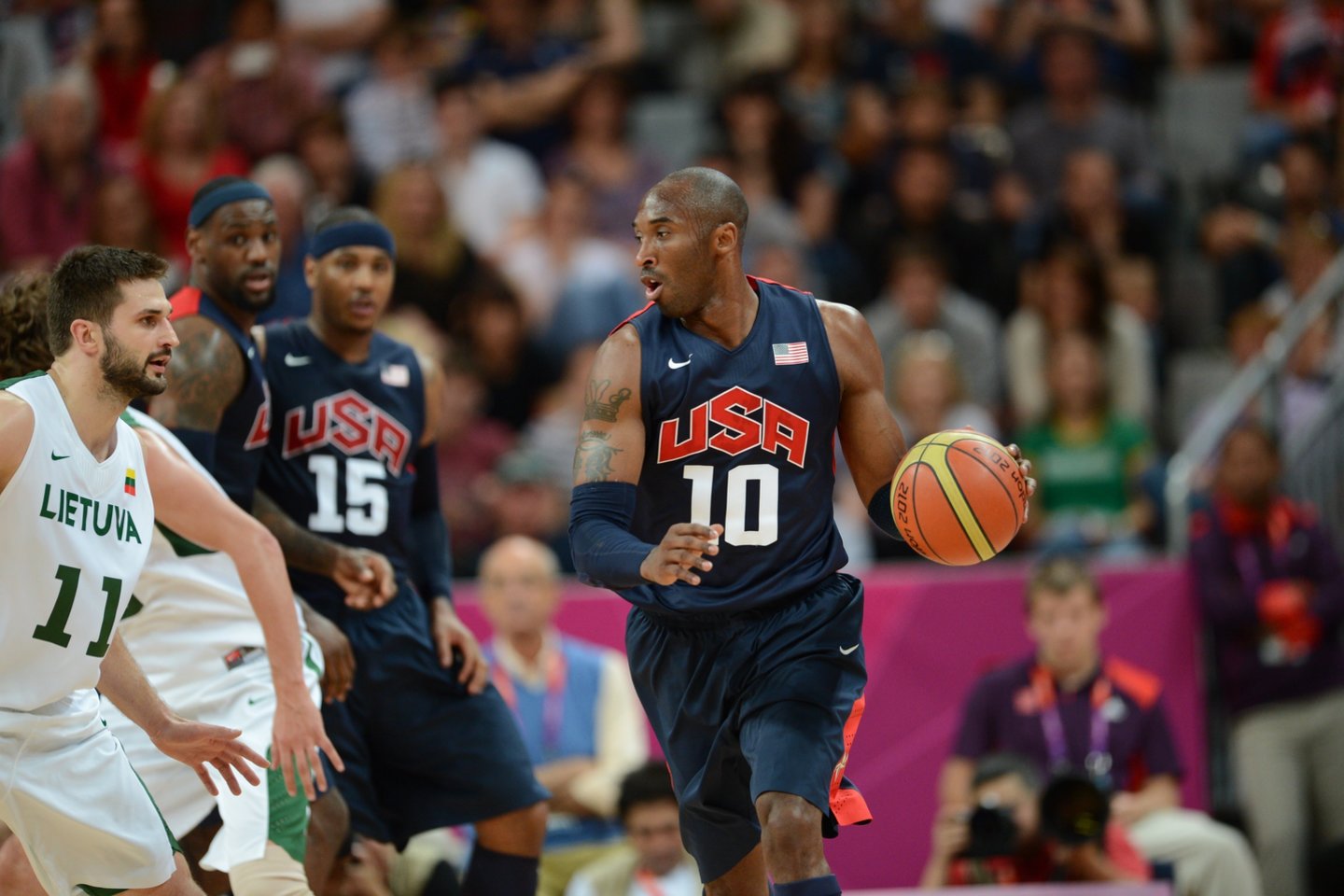 NBA žvaigždės Kobe Bryanto palikimas apima ne tik jo laiką, praleistą krepšinio aikštelėje.<br>A.Pliadžio nuotr.
