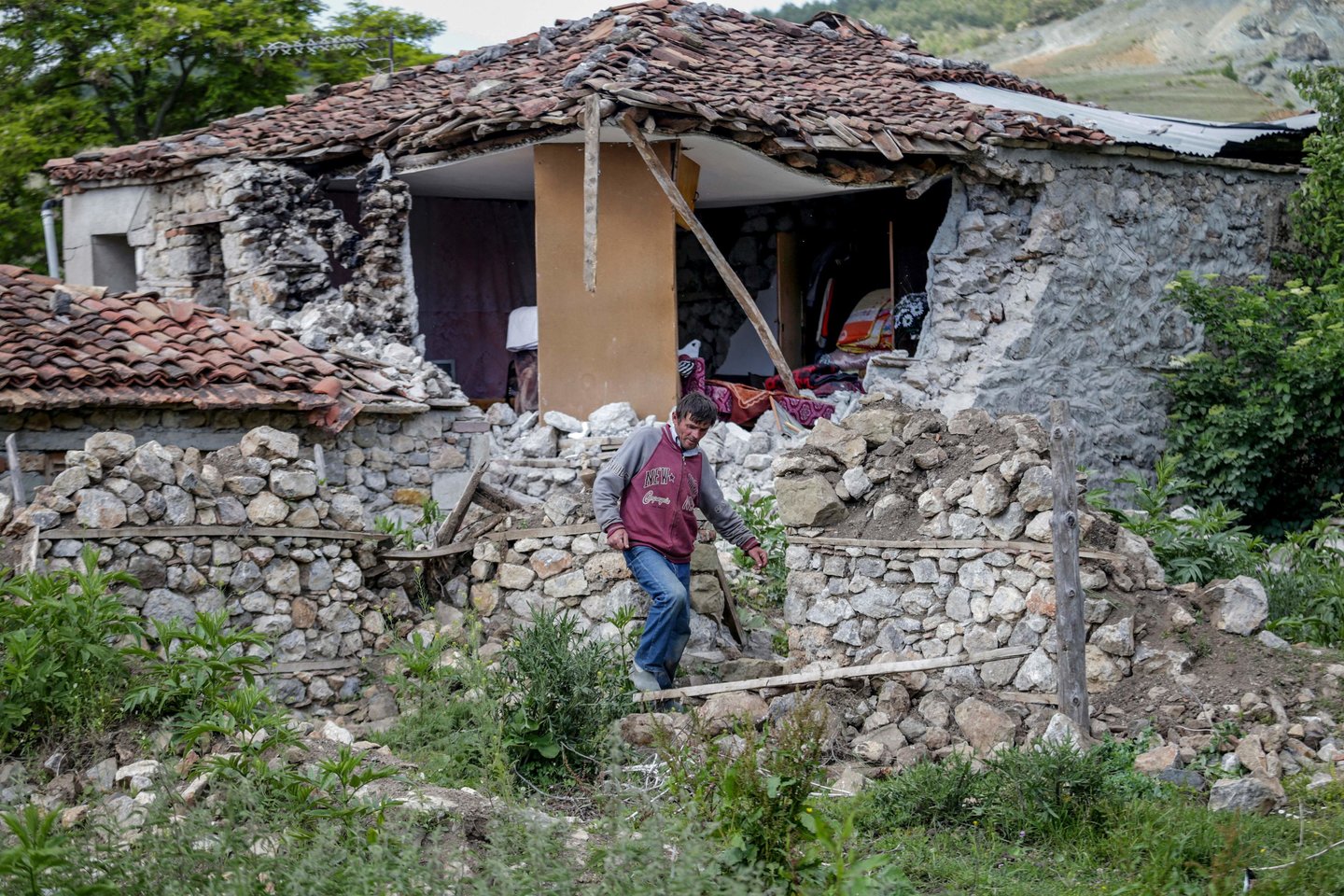  Albanijoje lapkričio 26 dieną įvyko 6,4 balo žemės drebėjimas, per kurį žuvo 51 žmogus ir dar apie 15 tūkst. liko be pastogės.<br> AP asociatyvi nuotr.