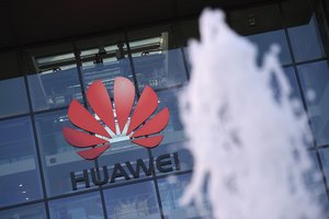 ES neuždraus „Huawei“ veikti Europoje, tačiau taikys „griežtas“ taisykles