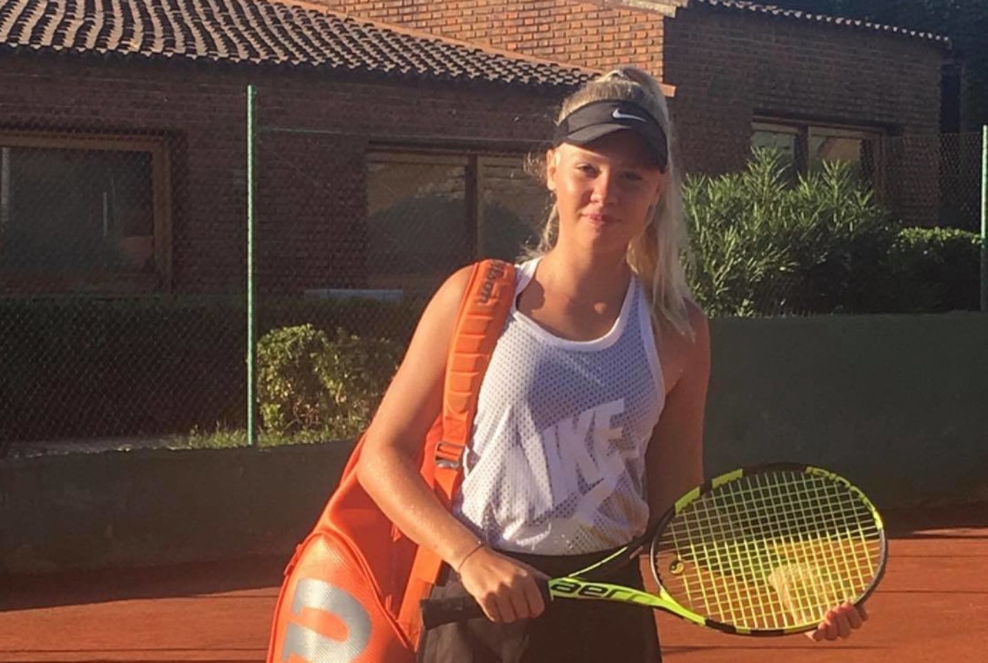  Patricijai Dubinovičiūtei kol kas tik šešiolika, tačiau jos teniso karjera tokia spalvinga, kad jos galėtų pavydėti daugelis gerokai už ją vyresnių tenisininkų.