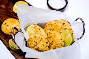 Kalafiorų kepsneliai: receptas, kuris pravers dienomis, kai nesinori mėsos