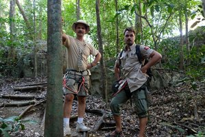 Leo ir Bružo kelionė po Madagaskarą vos neapkarto: susimušė su pareigūnu