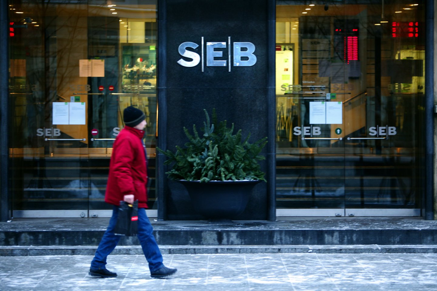 Banko klientai pranešė jau kelias valandas negalintys prisijungti prie SEB banko internetinės bankininkystės sistemos.<br>V.Balkūno nuotr.