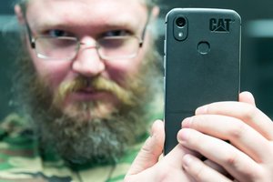 „CAT S52“: kas nutinka, kai į telefonų rinką bando įvažiuoti traktorių gamintojas