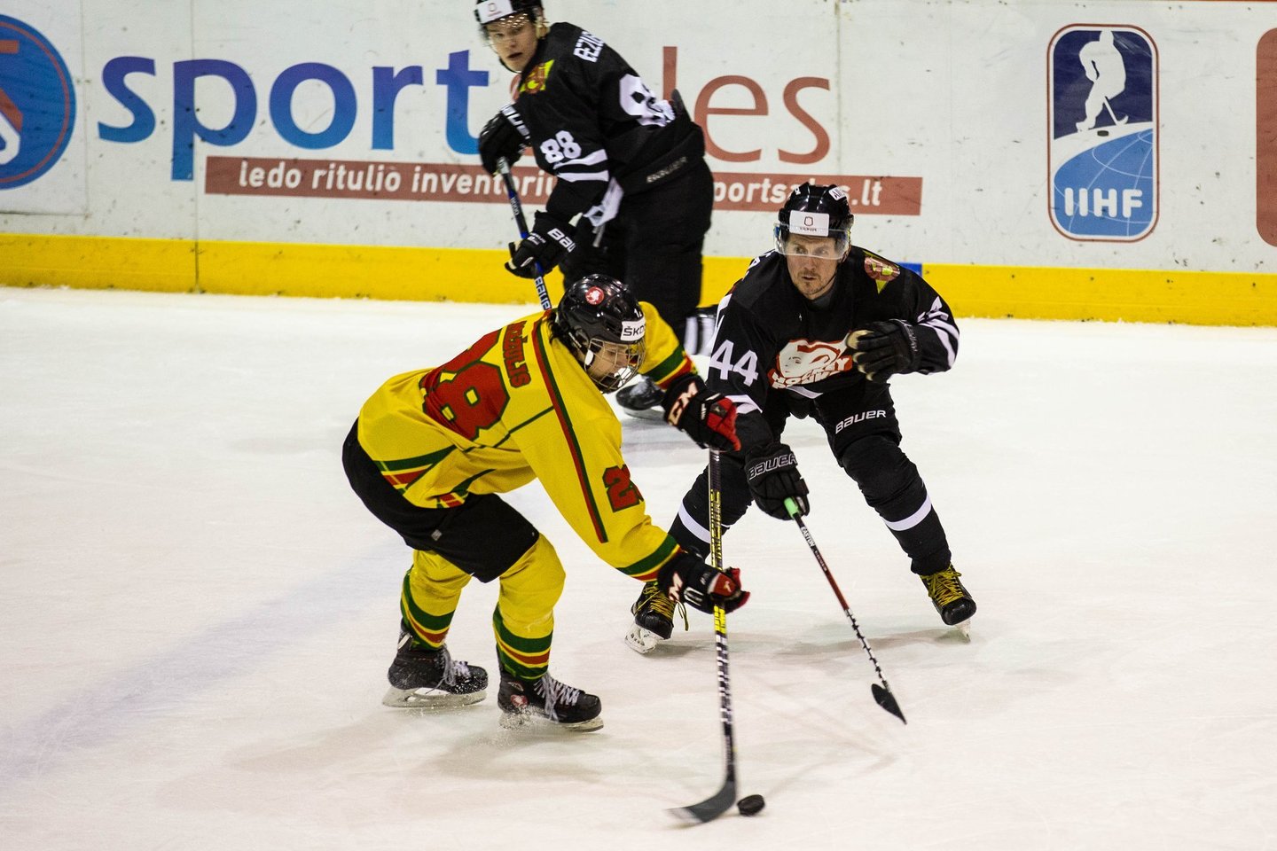 „Hockey Punks“ ir „Geležinio vilko“ komandų mače įmušta 17 įvarčių<br> hockey.lt