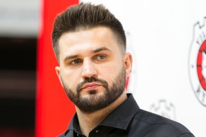 Didžiulės sumos netekęs L. Kleiza kreipėsi į teismą: suvystė „Anties“ gitaristas