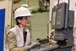 Moterys inžinierės Lietuvoje: karjeros perspektyvos – beribės, tačiau galimybės neišnaudojamos