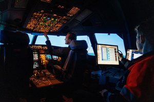 Maskvoje lėktuvas leidosi avariniu būdu po keleivės žinios apie bombą