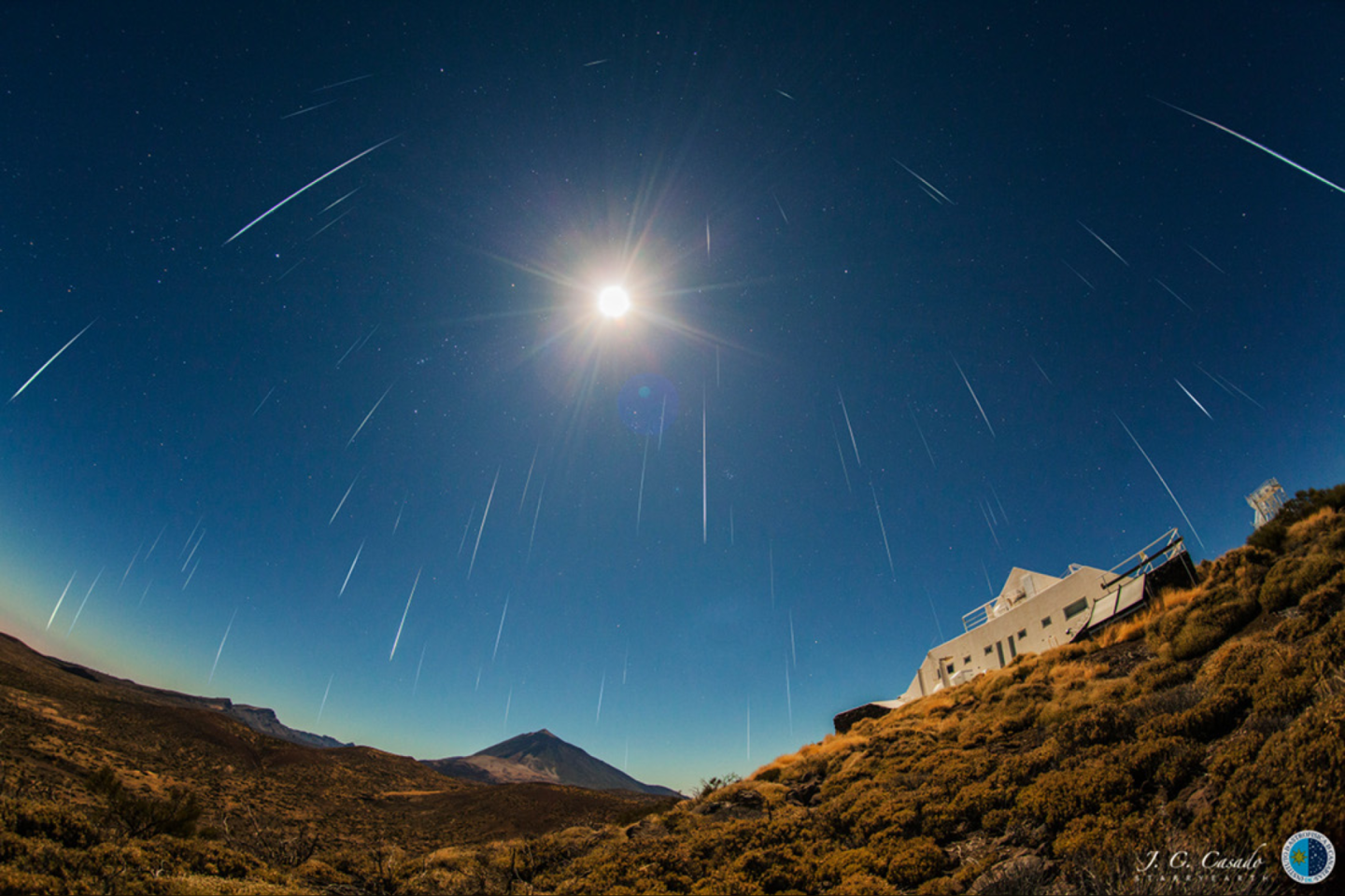 Geminidų meteorų lietaus metu Žemės atmosferoje plyksteli apie 150 meteorų per valandą.<br> NASA nuotr.