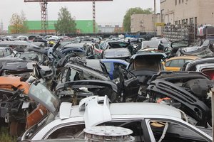 Ar įstatymo pataisos sustabdys nelegalų automobilių ardymą?