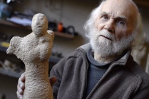 Kultūros ministras sveikina skulptorių Leoną Striogą 90-mečio proga