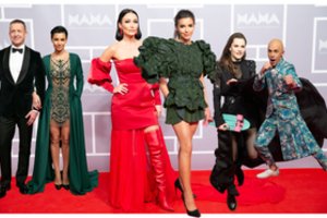 Tarp M.A.M.A. 2019 stilingiausių – rankų darbo suknelė ir įvaizdžio dalimi tapusi svarbi dovana