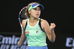 „Australian Open“ čempione karūnuota rusų kilmės JAV tenisininkė 21-erių S. Kenin 