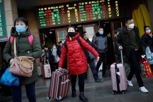 Azijiečiai nebeapsikenčia užgauliojimų: „Mes nesame virusas“