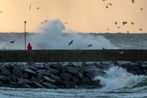 Orai: malonią šilumą lydės stiprus vėjas