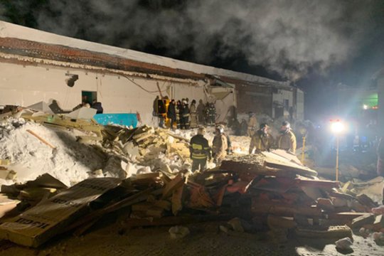 Rusijos Novosibirske kavinėje įgriuvus stogui, žuvo vienas žmogus, dar keturi sužeisti