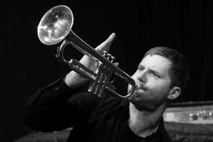 Pirmą kartą Lietuvoje koncertuos trimito genijus Peteris Evansas