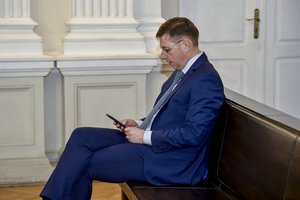 Gintaras Steponavičius teisme aiškinosi ir dėl paramos, ir dėl vyno butelio