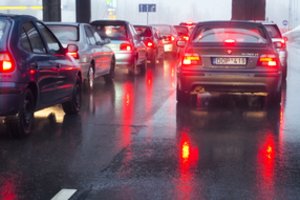 Naktį eismo sąlygas sunkins plikledis