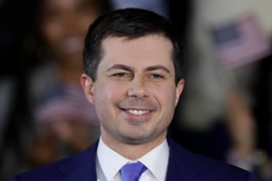 Tebelaukiant rezultatų, P. Buttigiegas skelbia pergalę demokratų sueigose Ajovoje