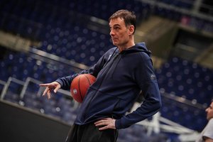 „Olympiakos“ strategas G. Bartzokas nesibaimina „Žalgirio“ komandos: „Ji nėra nenugalima“