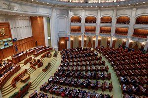 Rumunijos parlamentas balsuos dėl nepasitikėjimo vyriausybe
