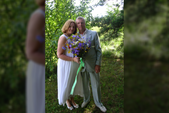 Keistai prasidėjusio romano atomazga – visa giminė laukia auksinių vestuvių 